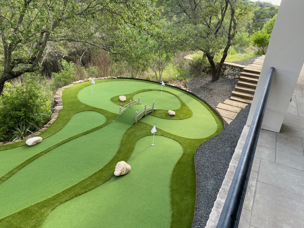 Use creative obstacles for your Metro New York mini golf course